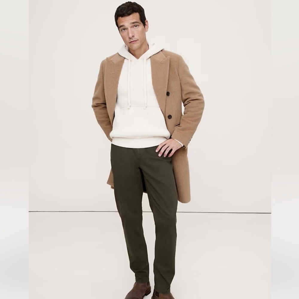 Banana Republic Men's Athletic Traveler Pant in Dark Olive Green 34x32